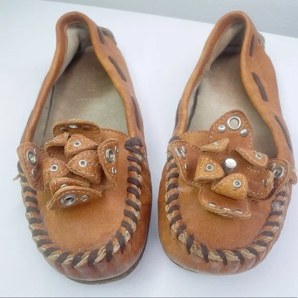 Miu Miu Moccasins Made in Italy Floral Embellishment w/ grommet detailing EU 36 - Picture 1 of 14